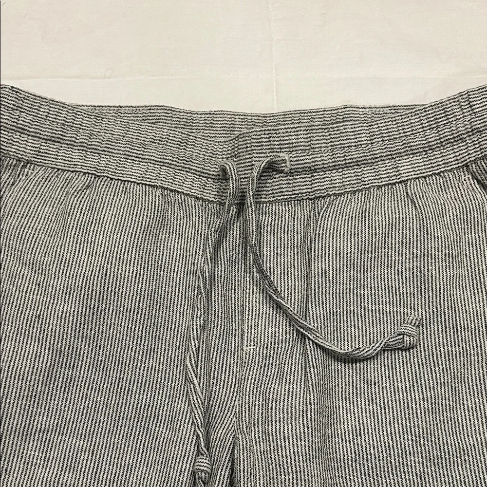 Women’s  Gray Striped linen Pants - Picture 2 of 6
